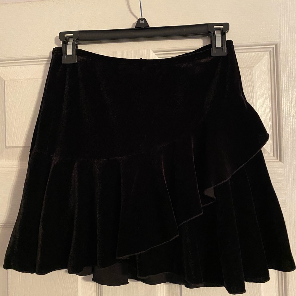 Great Escape black velvety skirt-size L